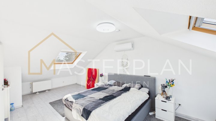 Einfamilienhaus mit Wallbox und moderner Photovoltaik