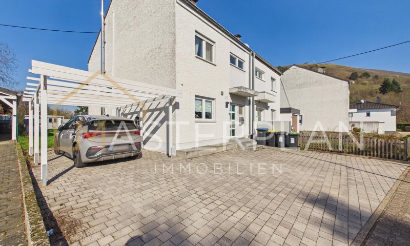 Einfamilienhaus mit Wallbox und moderner Photovoltaik