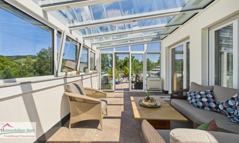 ALTERSGERECHTES WOHNEN! PENTHOUSE MIT GARAGE, WEITBLICK UND KOMFORT!