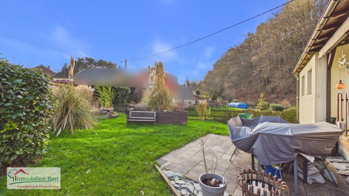 GRENZNÄHE: BUNGALOW IN IDYLLISCHER WALDRANDLAGE