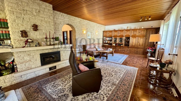 WOHNEN AM WALDRAND - BUNGALOW MIT GROSSEM GARTEN, KAMIN UND GARAGE IN SACKGASSE VON FRIEDRICHSTHAL