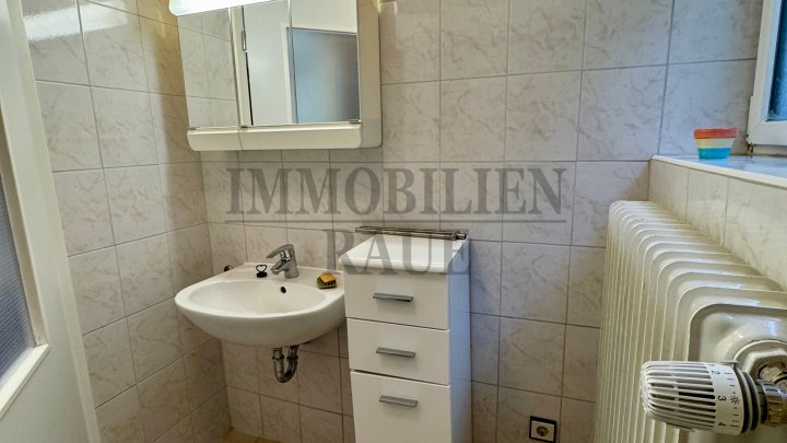 WOHNEN AM WALDRAND - BUNGALOW MIT GROSSEM GARTEN, KAMIN UND GARAGE IN SACKGASSE VON FRIEDRICHSTHAL