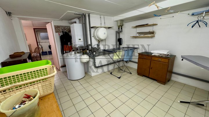 WOHNEN AM WALDRAND - BUNGALOW MIT GROSSEM GARTEN, KAMIN UND GARAGE IN SACKGASSE VON FRIEDRICHSTHAL