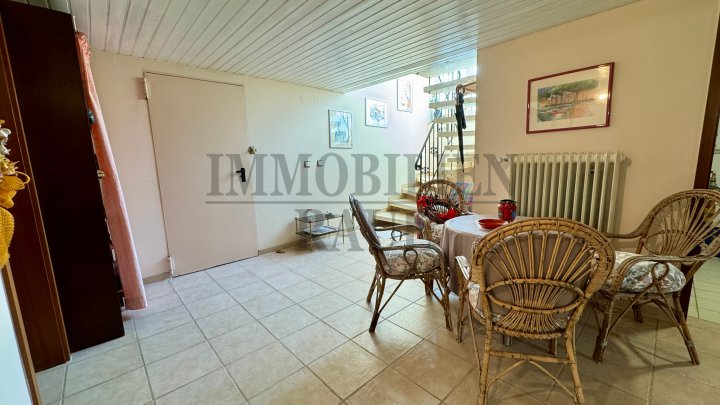 WOHNEN AM WALDRAND - BUNGALOW MIT GROSSEM GARTEN, KAMIN UND GARAGE IN SACKGASSE VON FRIEDRICHSTHAL