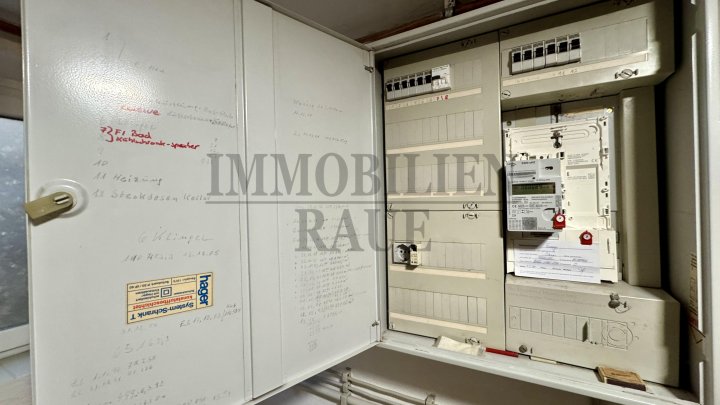 WOHNEN AM WALDRAND - BUNGALOW MIT GROSSEM GARTEN, KAMIN UND GARAGE IN SACKGASSE VON FRIEDRICHSTHAL