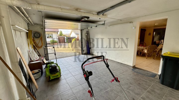 WOHNEN AM WALDRAND - BUNGALOW MIT GROSSEM GARTEN, KAMIN UND GARAGE IN SACKGASSE VON FRIEDRICHSTHAL