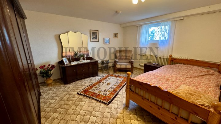 WOHNEN AM WALDRAND - BUNGALOW MIT GROSSEM GARTEN, KAMIN UND GARAGE IN SACKGASSE VON FRIEDRICHSTHAL