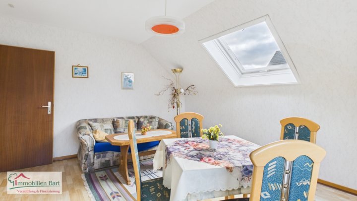 ORSCHOLZ: ZWEIFAMILIENHAUS IN TOP WOHNLAGE!