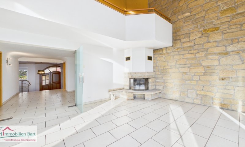 GRENZNÄHE: GEPFLEGTES 228 M² WOHNHAUS MIT TOP FERNSICHT!