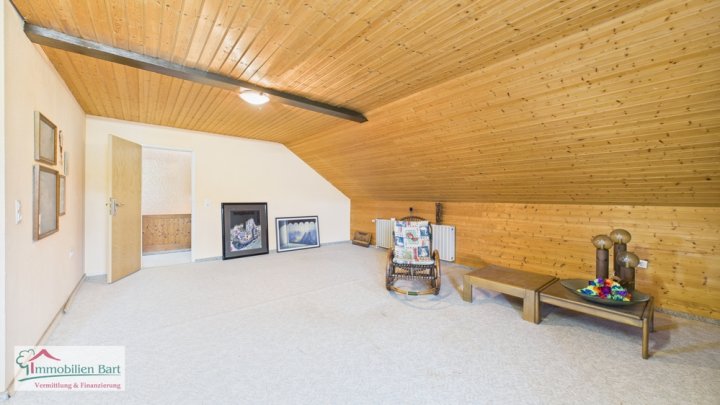 GRENZE LUXEMBURG: 4 GARAGEN / GEPFLEGTES WOHNHAUS MIT 2 WOHNUNGEN / SOFORT VERFÜGBAR!