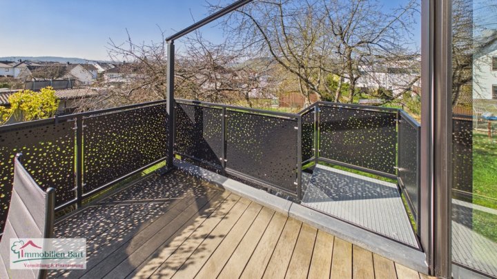 GRENZE L-REMICH: NEUWERTIGES BIO-SOLARHAUS IN TOP LAGE VON PERL-BESCH