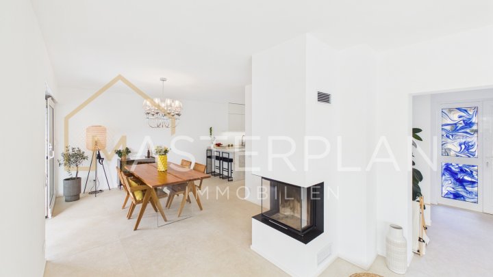 Stilvoll renoviertes Einfamilienhaus mit Panoramakamin, Traumküche und inklusive Baugrundstück in ruhiger Sackgasse