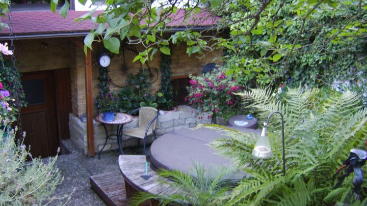EFH mit schönem Garten in Saarbrücken-Güdingen
