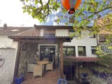 Rückansicht mit Terrasse