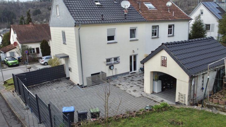 Modernisiertes Einfamilienhaus in zentraler Lage von Merzig mit Garten und Garage