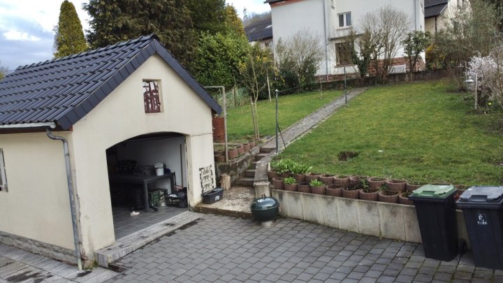 Modernisiertes Einfamilienhaus in zentraler Lage von Merzig mit Garten und Garage