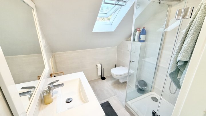 Modernisiertes Einfamilienhaus in zentraler Lage von Merzig mit Garten und Garage