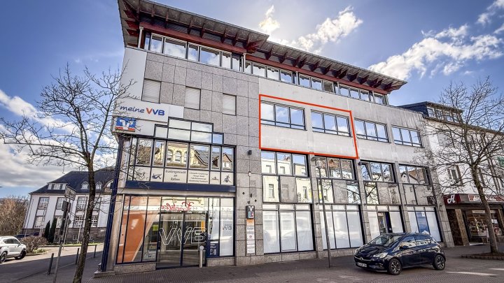 Modern und elegant gehaltene Eigentumswohnung mit Aufzug im Herzen von Püttlingen