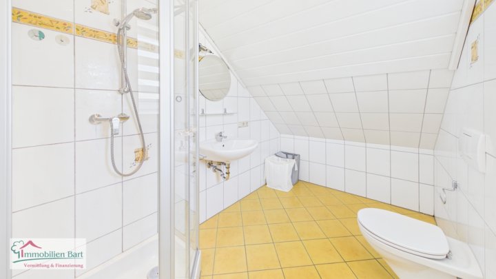 GREIMERATH (BEI ZERF): GEFPFLEGTES 1-2 FAMILIENHAUS / 2 GARAGEN / GARTEN / IN TOP WOHNLAGE!