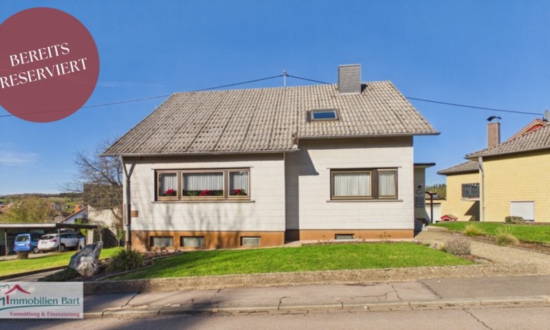 GREIMERATH (BEI ZERF): GEFPFLEGTES 1-2 FAMILIENHAUS / 2 GARAGEN / GARTEN / IN TOP WOHNLAGE!