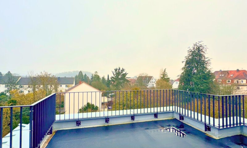 Erstbezug nach Kernsanierung - Penthouse mit Dachterrasse in toller Lage auf dem Rotenbühl