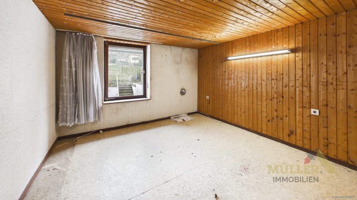 Reihenmittelhaus mit viel Potenzial und großen Garten sucht neuen Besitzer