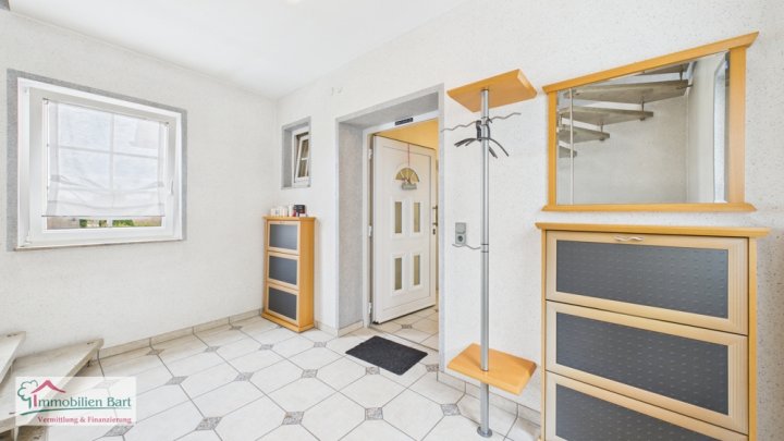 WADERN: WOHNHAUS MIT POOL UND WALDGRUNDSTÜCK IN TOP LAGE!