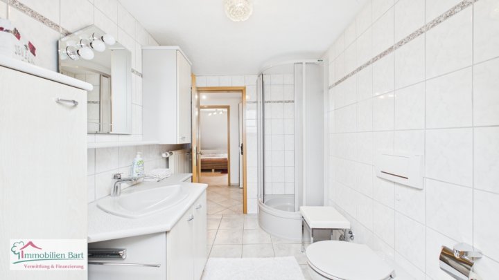 WADERN: WOHNHAUS MIT POOL UND WALDGRUNDSTÜCK IN TOP LAGE!