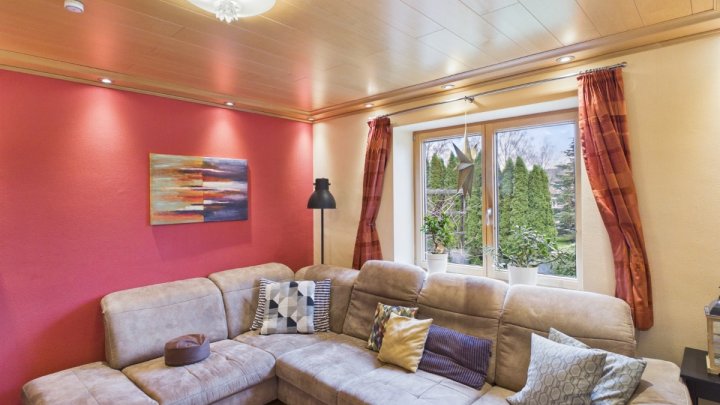 „Freistehendes Einfamilienhaus in idyllischer Waldrandlage – ideal für Pferdeliebhaber