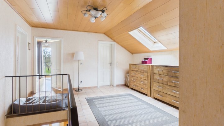 „Freistehendes Einfamilienhaus in idyllischer Waldrandlage – ideal für Pferdeliebhaber