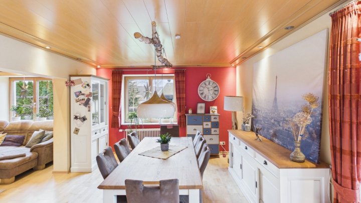 „Freistehendes Einfamilienhaus in idyllischer Waldrandlage – ideal für Pferdeliebhaber