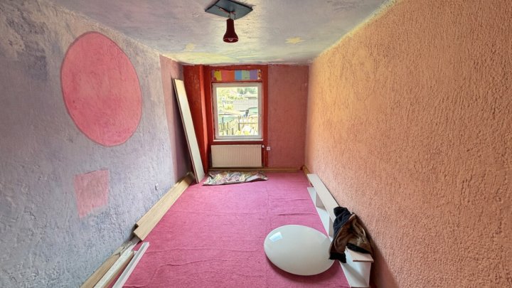 Doppelhaushälfte mit Garten und Stellplatz - mit Renovierungsbedarf