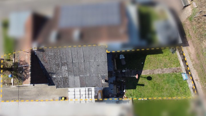 Doppelhaushälfte mit Garten und Stellplatz - mit Renovierungsbedarf