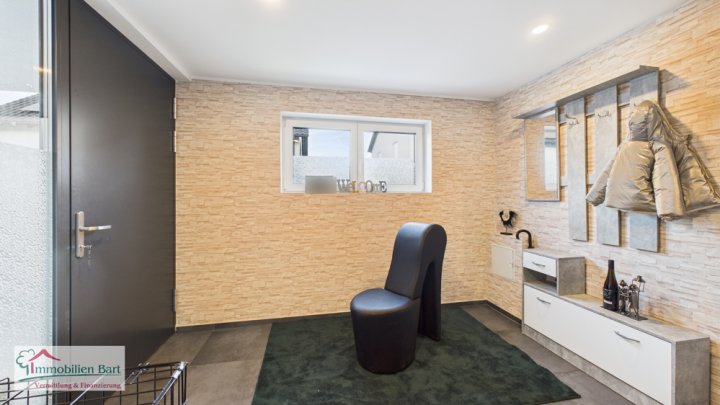 PERL-SINZ: MODERNE DOPPELHAUSHÄLFTE MIT HOCHWERTIGER AUSSTATTUNG UND GARTEN