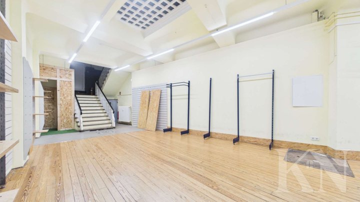 Zentrale Gewerbeimmobilie mit Wohnbereich – Sichtbarkeit und Potenzial in Heusweiler