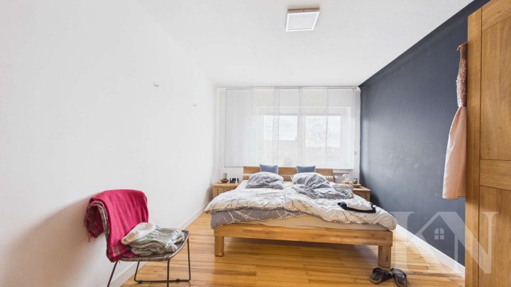 Zentrale Gewerbeimmobilie mit Wohnbereich – Sichtbarkeit und Potenzial in Heusweiler