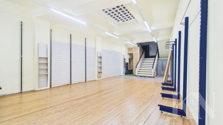 Zentrale Gewerbeimmobilie mit Wohnbereich – Sichtbarkeit und Potenzial in Heusweiler