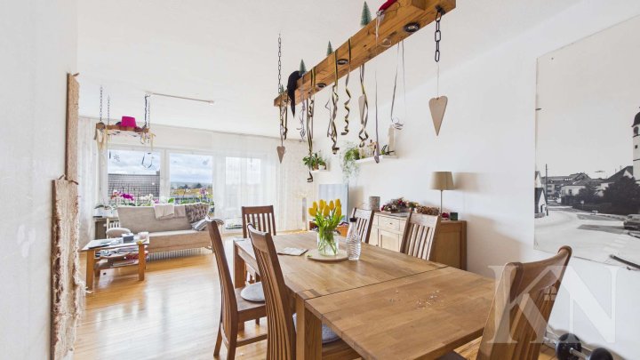 Zentrale Gewerbeimmobilie mit Wohnbereich – Sichtbarkeit und Potenzial in Heusweiler