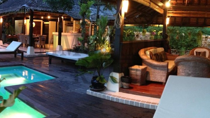 PRIVATE VILLA MIT TRAUMAUSSICHT IN SÜD-THAILAND - ANMIETUNG MAX. 3 WOCHEN