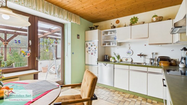 SERRIG (BEI SAARBURG ) WOHNHAUS MIT 2 WOHNUNGEN