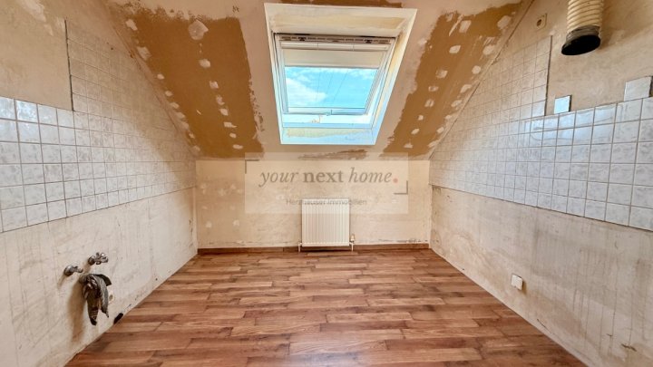 2 Zimmer Dachgeschosswohnung auf ca. 84 m² mit großem sonnigen Balkon in Wadgassen