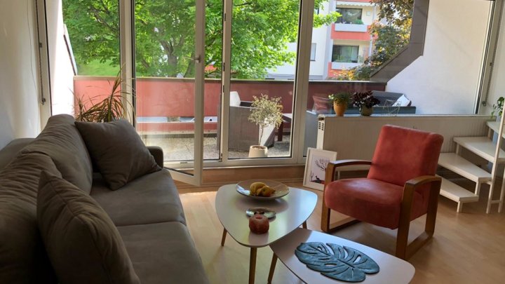 2-ZKB Maisonette mit Loggia, EBK + Tiefgarage, beliebte Lage am unteren Eschberg