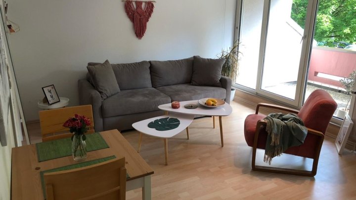 2-ZKB Maisonette mit Loggia, EBK + Tiefgarage, beliebte Lage am unteren Eschberg
