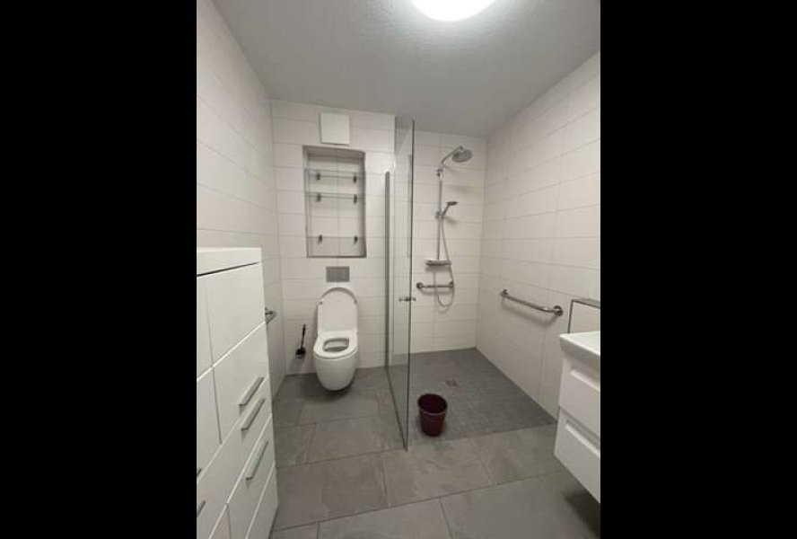 CF57F7A4-58DE-4C3B-B8DF-70F49DF1CFA1_4_5005_c