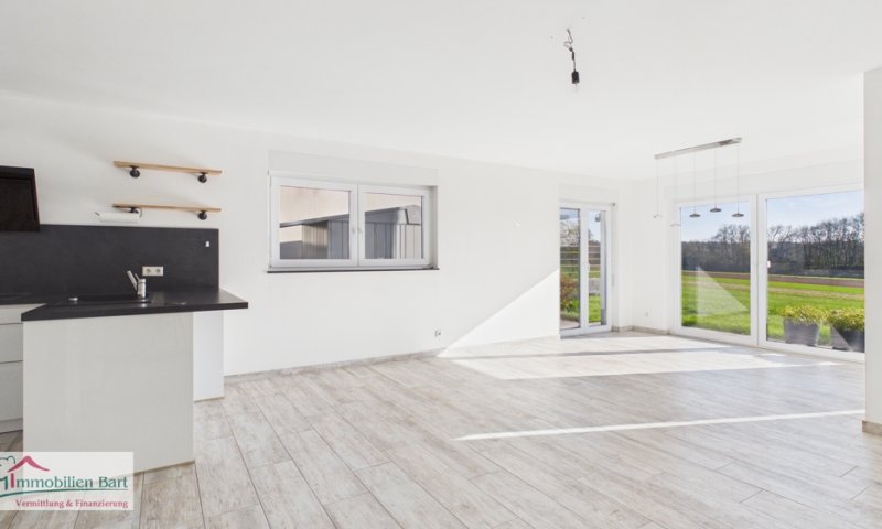 PERL-OBERLEUKEN: CA. 90 M² WOHNUNG / GARTEN / 3 STELLPLÄTZE / FERNBLICK