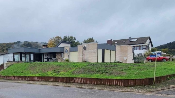 Großzügiges Architektenhaus in Beckingen - Viel Platz für Ihre Familie