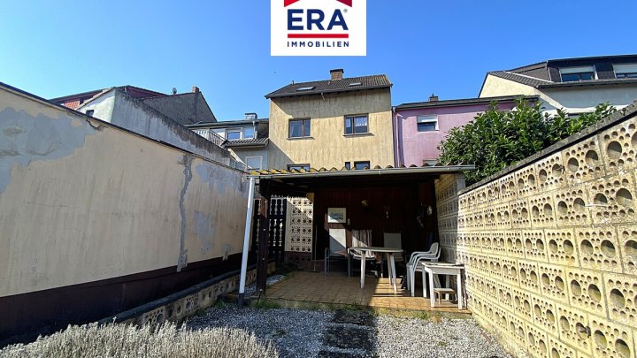 EIN-, BIS ZWEIFAMILIENHAUS, MEHRGENERATIONENHAUS MIT GARAGE IN GROSSROSSELN