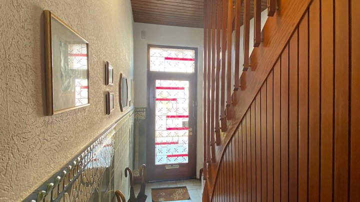 EIN-, BIS ZWEIFAMILIENHAUS, MEHRGENERATIONENHAUS MIT GARAGE IN GROSSROSSELN