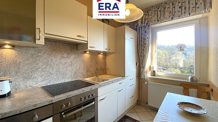 EIN-, BIS ZWEIFAMILIENHAUS, MEHRGENERATIONENHAUS MIT GARAGE IN GROSSROSSELN