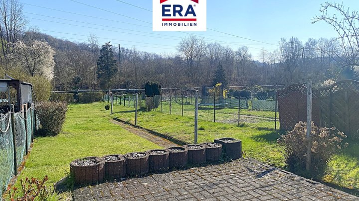 EIN-, BIS ZWEIFAMILIENHAUS, MEHRGENERATIONENHAUS MIT GARAGE IN GROSSROSSELN